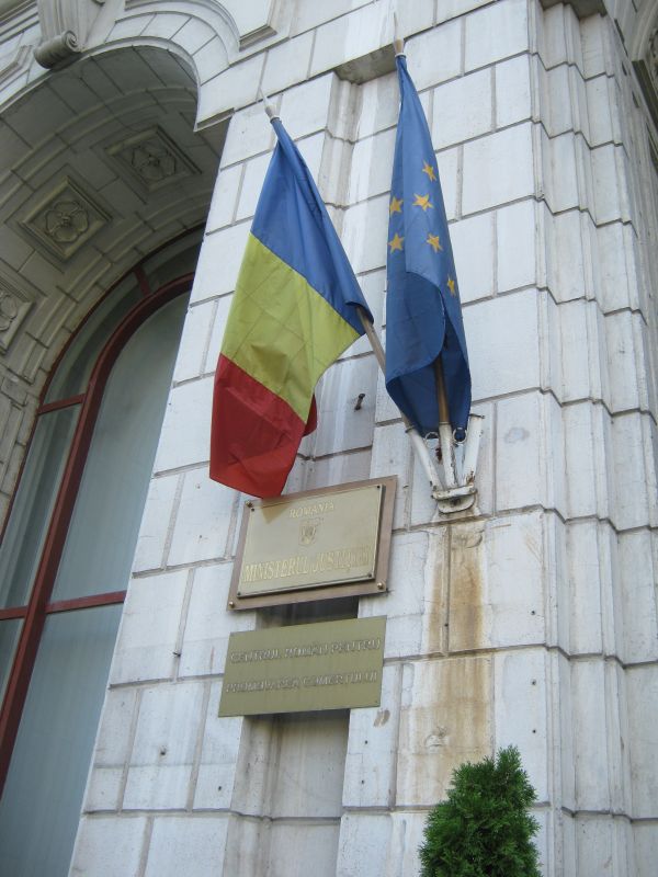 A fost publicat raportul ministrului justiţiei